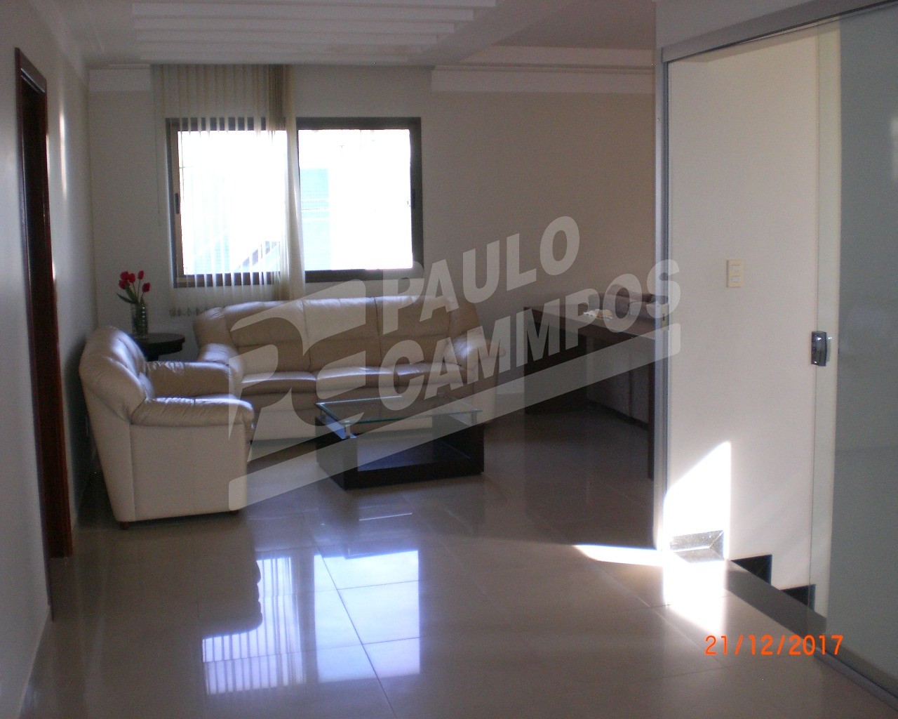 Casa à venda com 4 quartos, 311m² - Foto 1