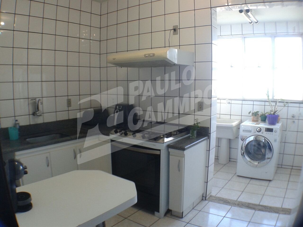 Apartamento à venda com 3 quartos, 87m² - Foto 2