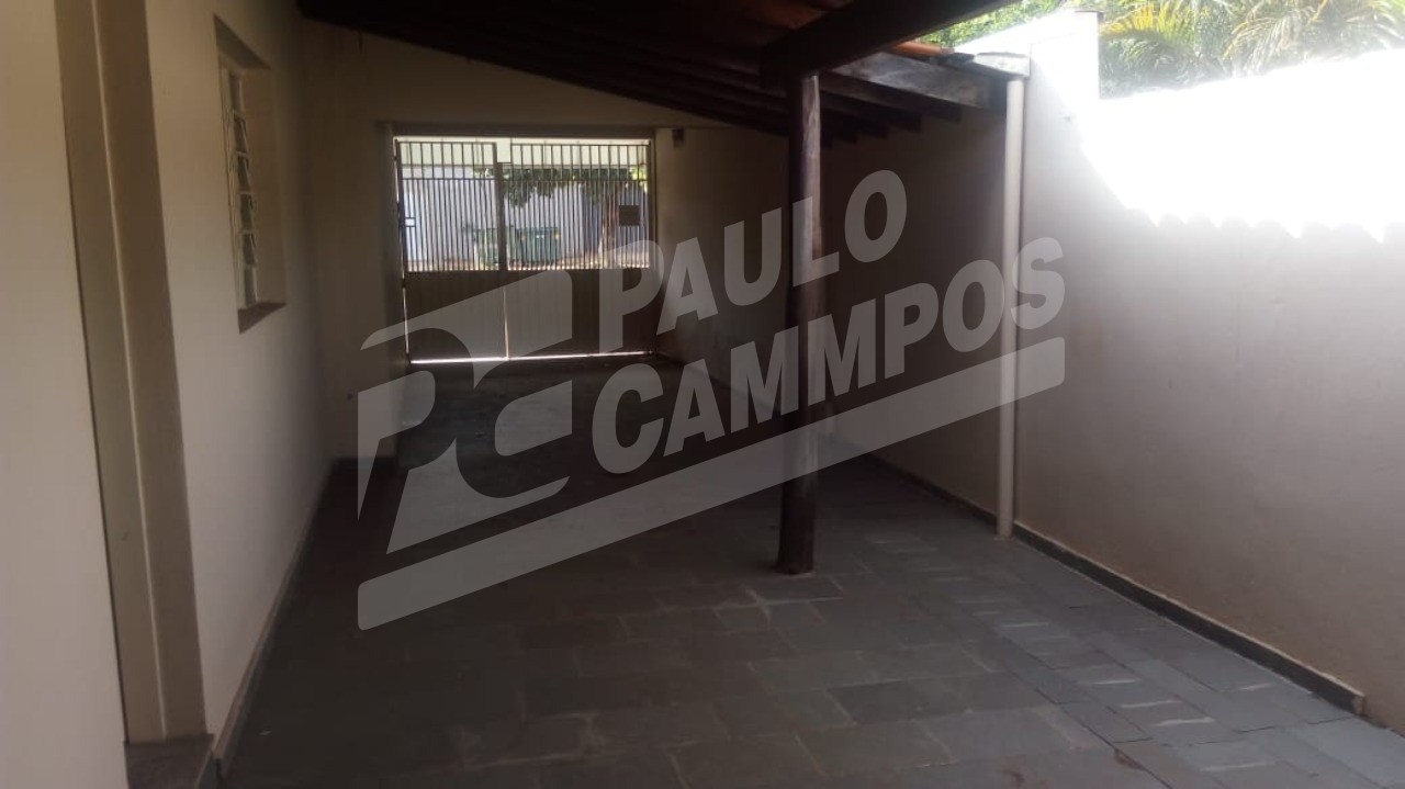 Casa à venda com 3 quartos, 250m² - Foto 2