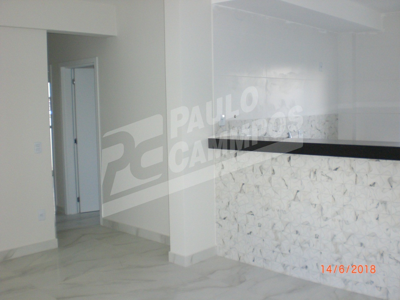 Apartamento à venda com 3 quartos, 80m² - Foto 2