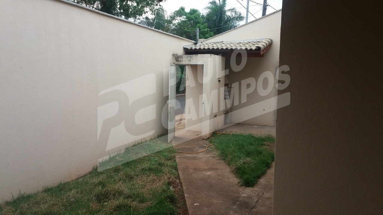 Casa à venda com 2 quartos, 70m² - Foto 2