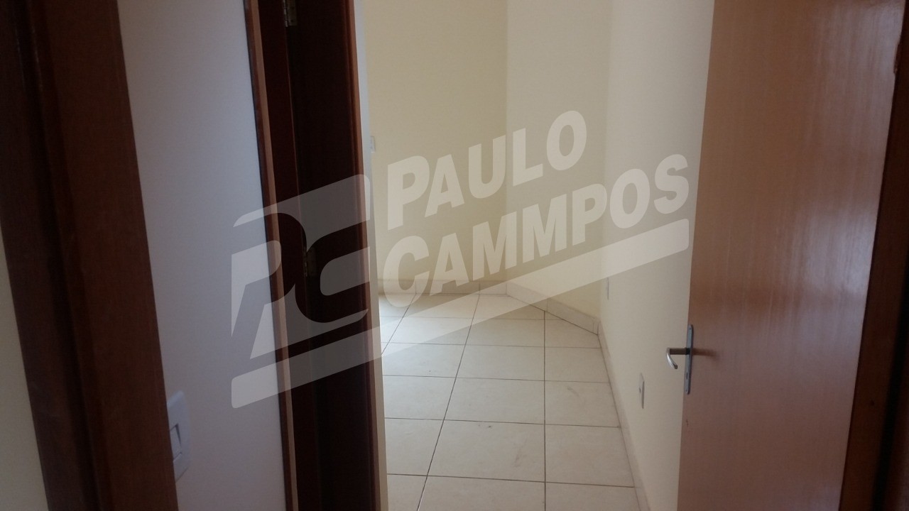 Casa à venda com 2 quartos, 70m² - Foto 4