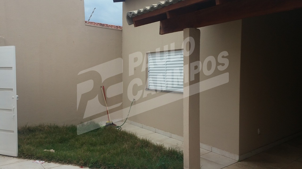 Casa à venda com 3 quartos, 90m² - Foto 1