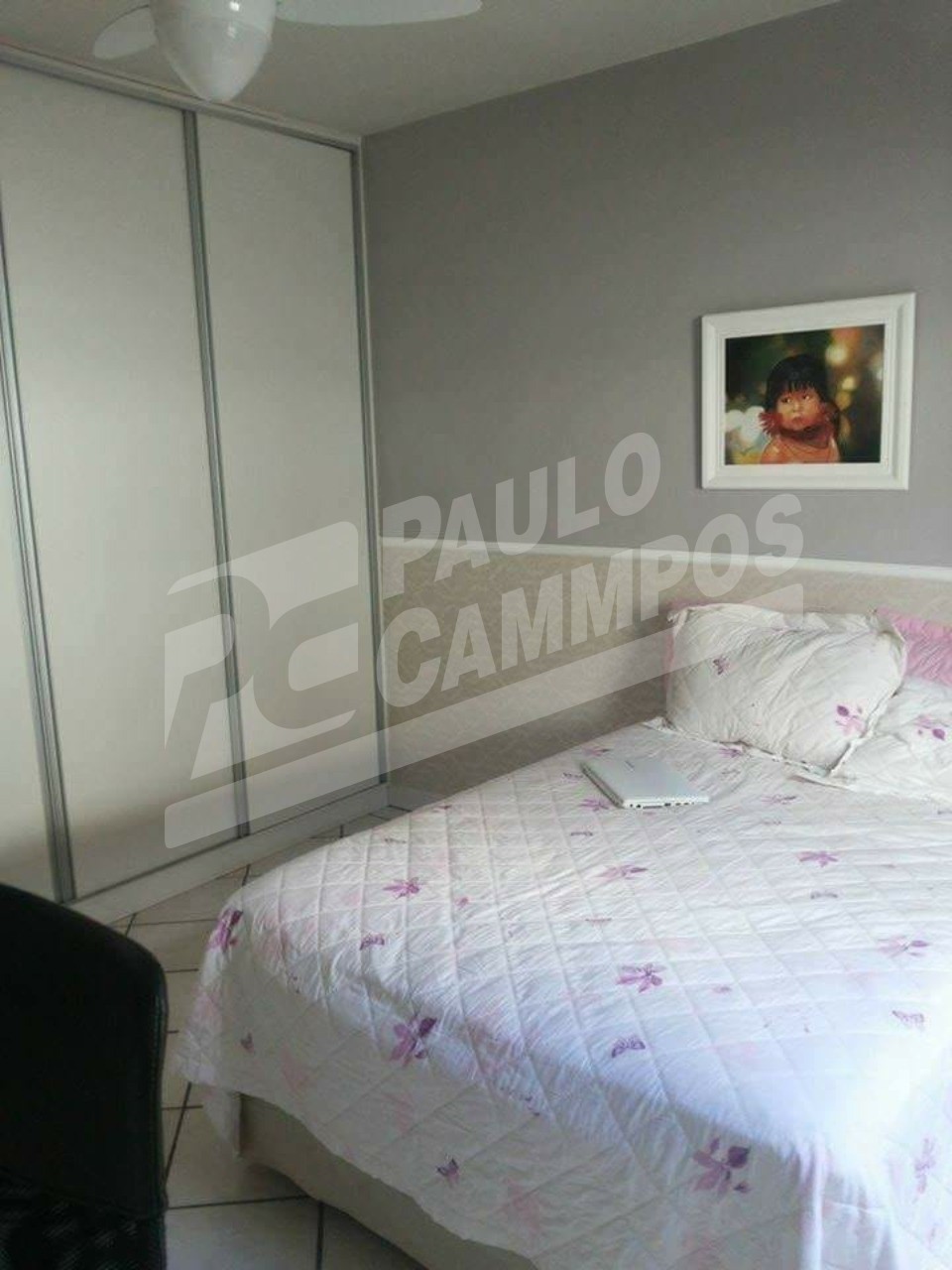 Casa à venda com 3 quartos, 300m² - Foto 1