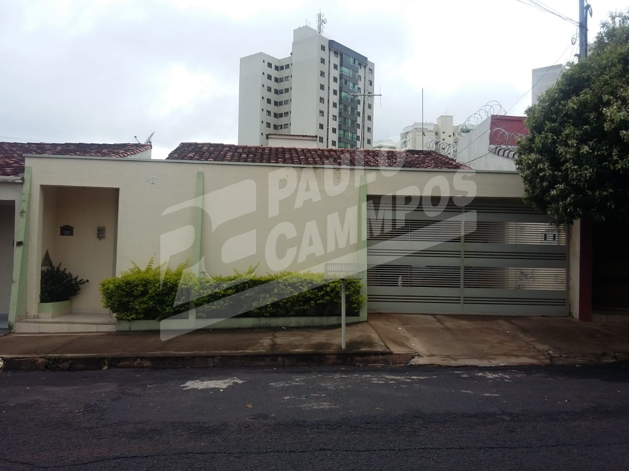 Casa à venda com 3 quartos, 280m² - Foto 2