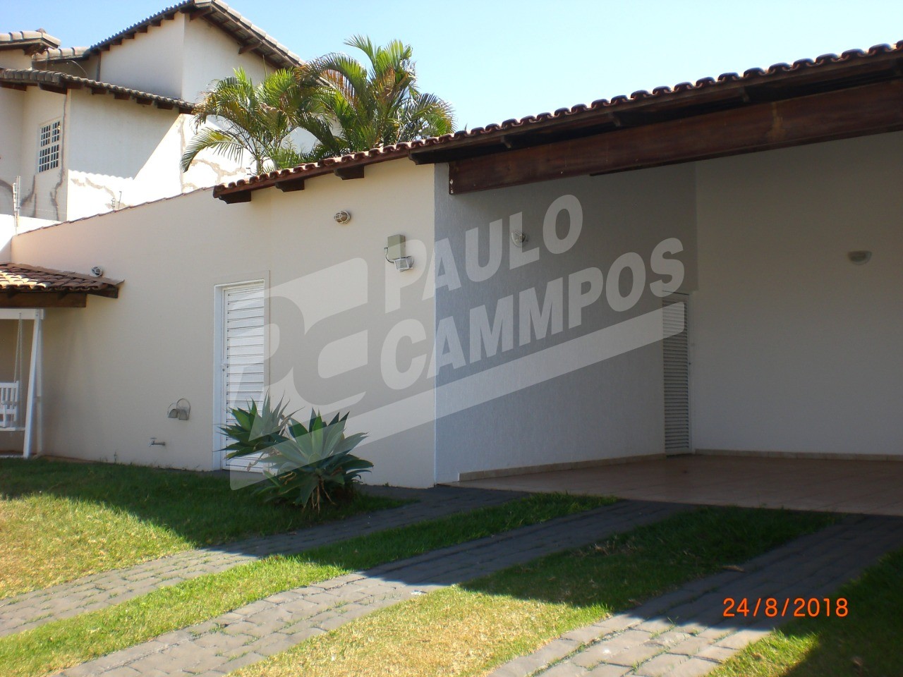 Casa à venda com 3 quartos, 250m² - Foto 2