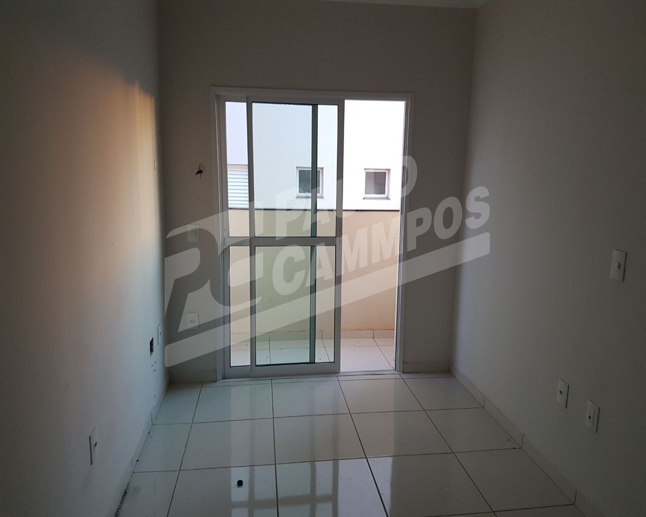 Apartamento à venda com 2 quartos, 72m² - Foto 1