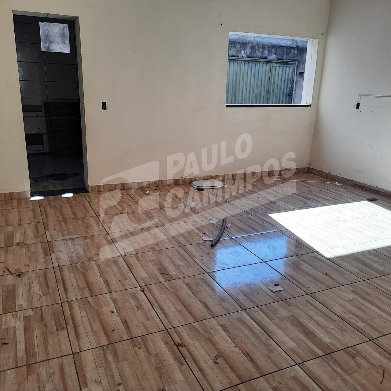 Casa à venda com 2 quartos, 250m² - Foto 1