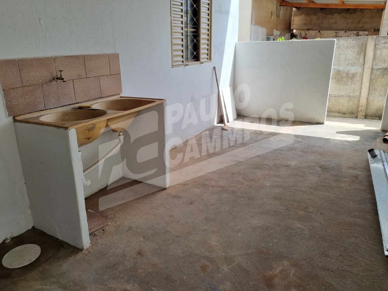 Casa à venda com 2 quartos, 250m² - Foto 6