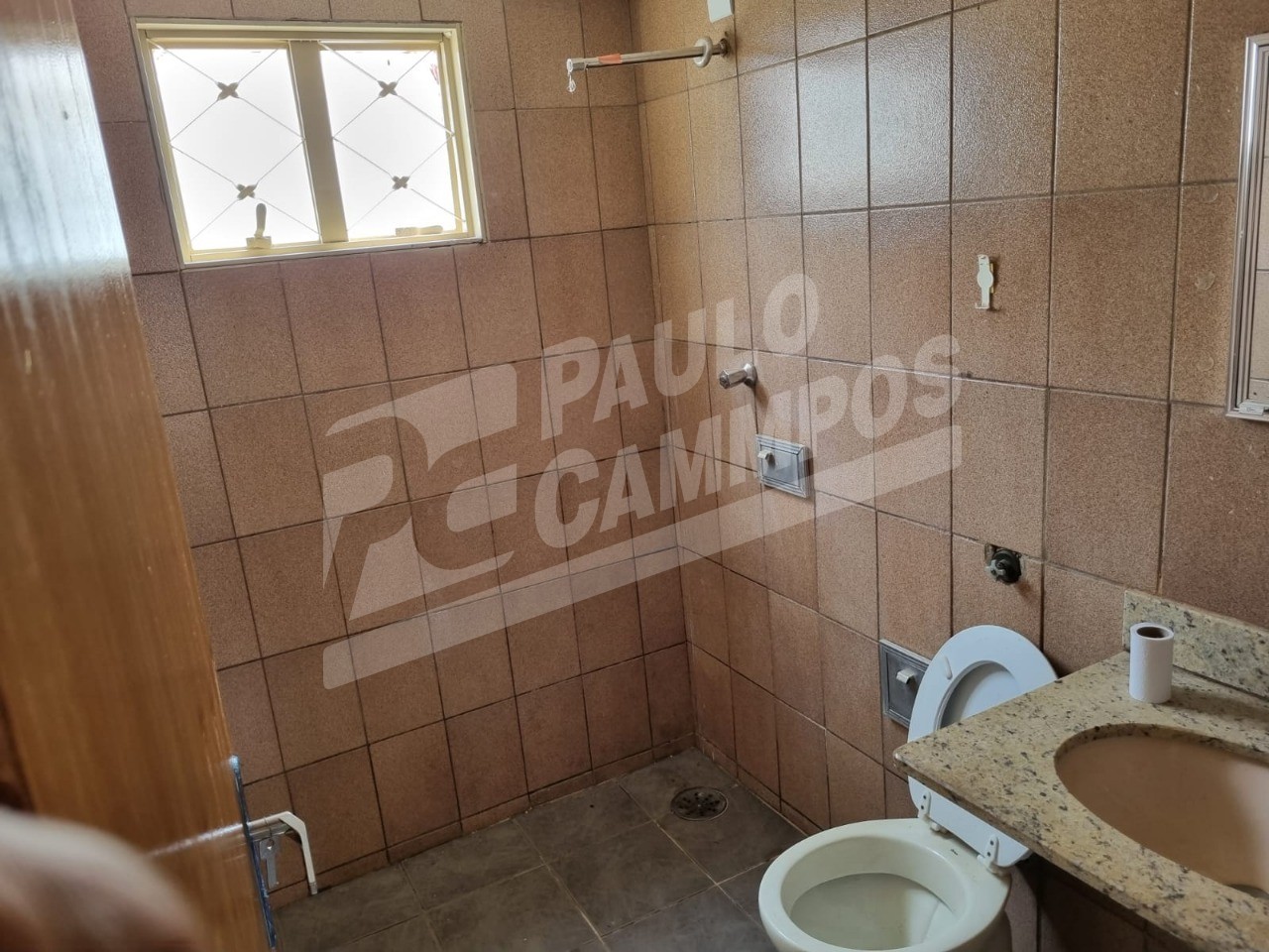 Casa à venda com 2 quartos, 250m² - Foto 2