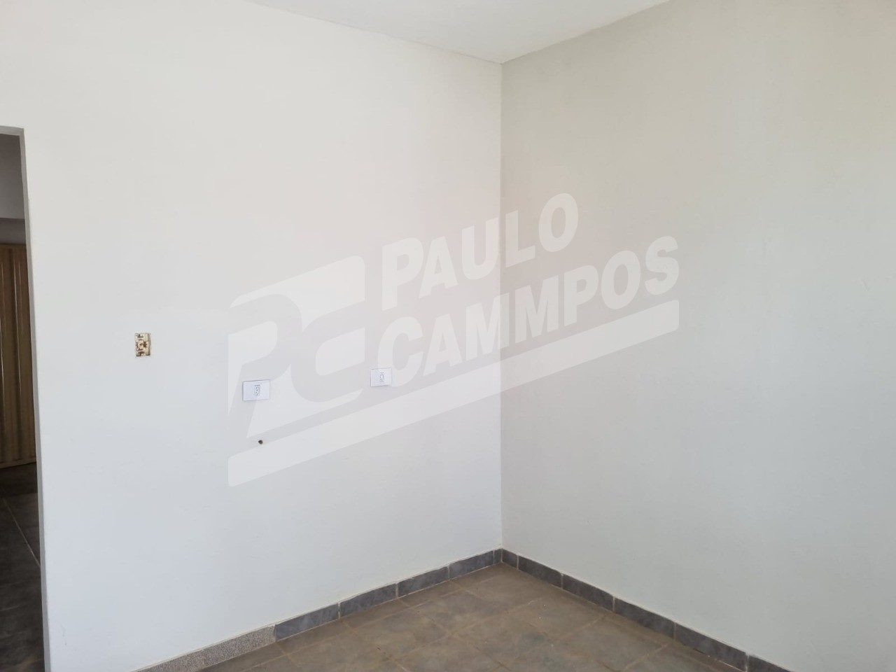 Casa à venda com 2 quartos, 250m² - Foto 8