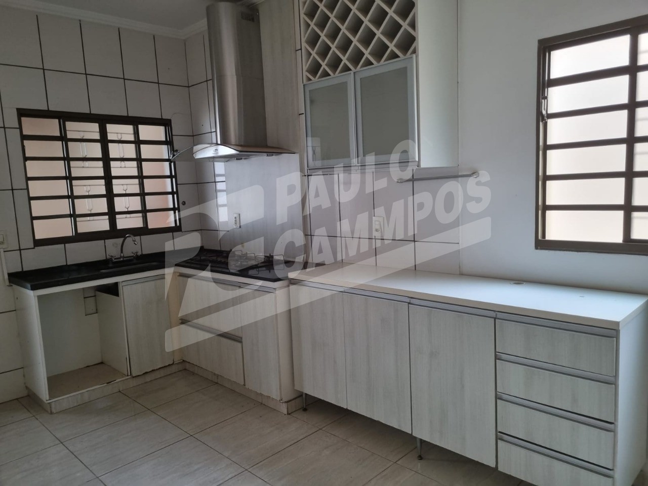 Casa à venda com 3 quartos, 160m² - Foto 1