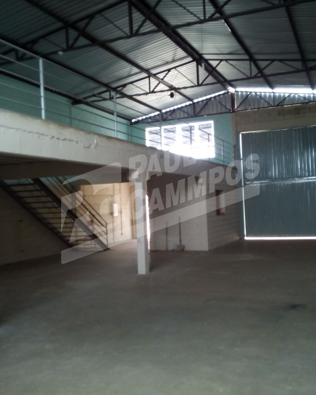 Depósito-Galpão-Armazém para alugar, 305m² - Foto 1