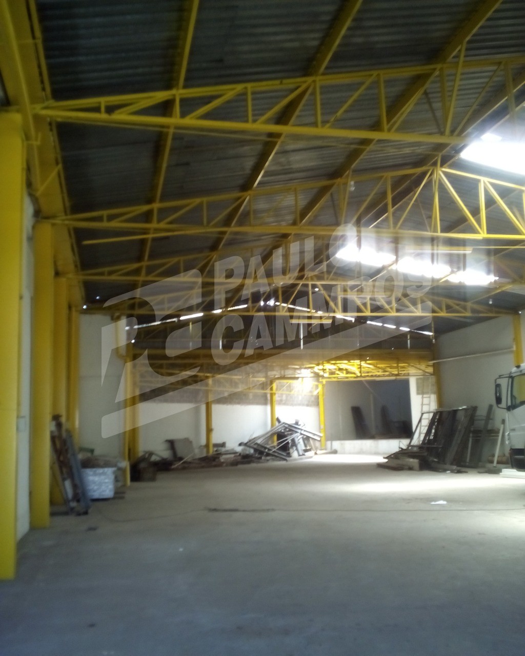 Depósito-Galpão-Armazém para alugar, 700m² - Foto 1