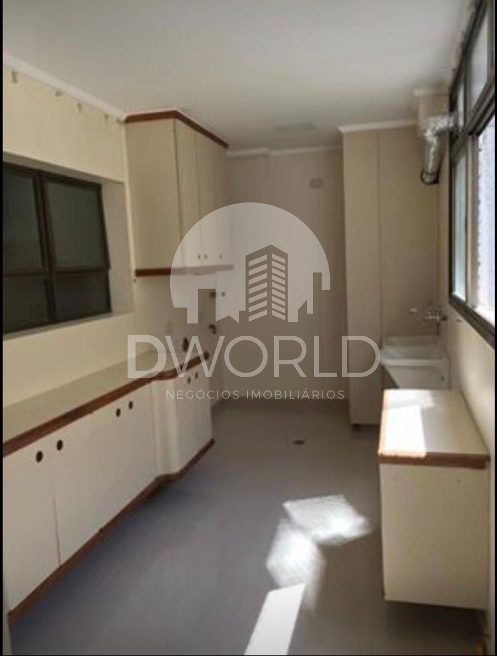 Apartamento à venda com 4 quartos, 270m² - Foto 2