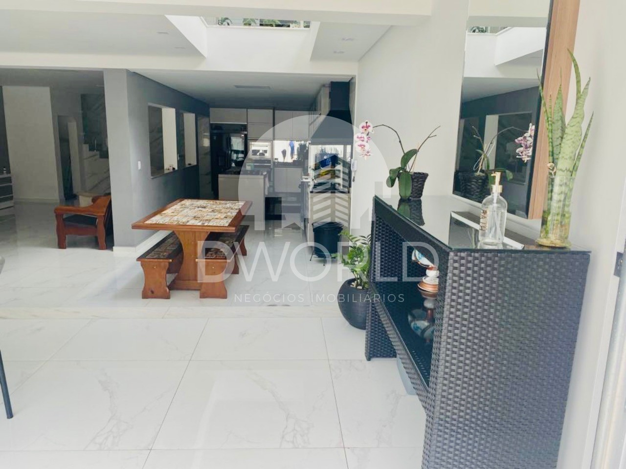 Sobrado à venda com 4 quartos, 277m² - Foto 2