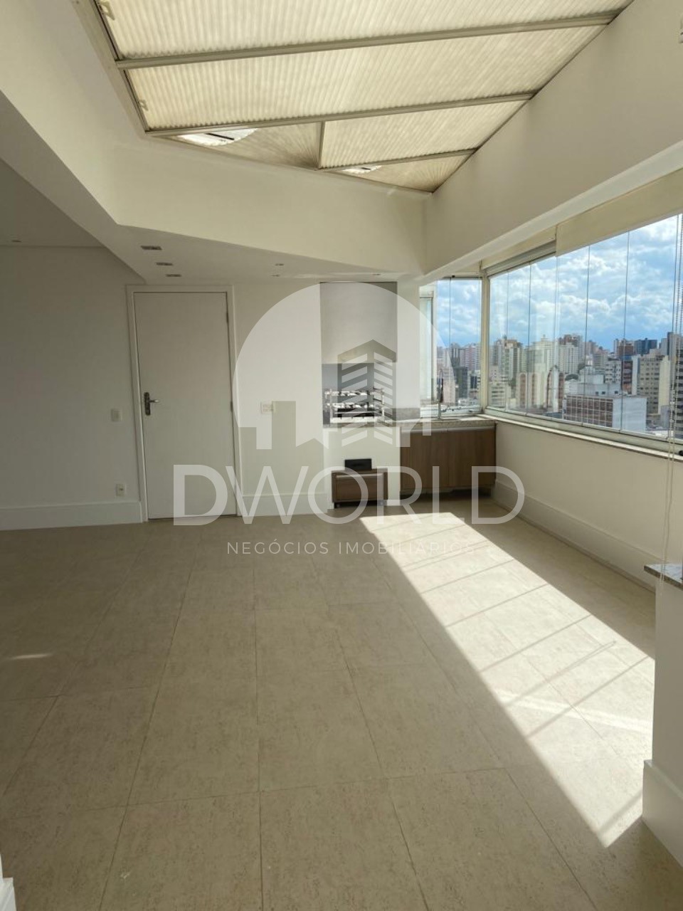 Apartamento à venda com 3 quartos, 227m² - Foto 1