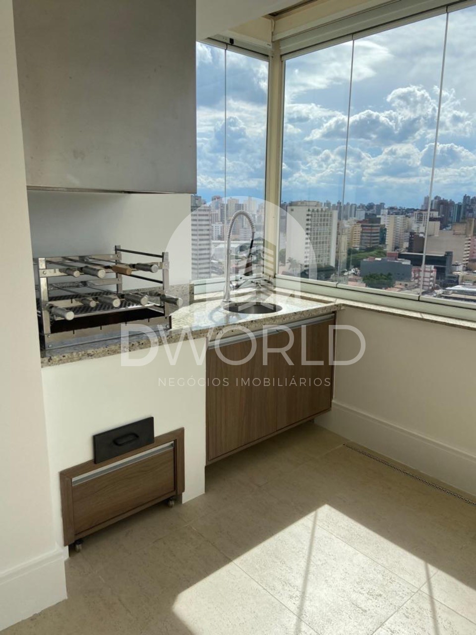 Apartamento à venda com 3 quartos, 227m² - Foto 4