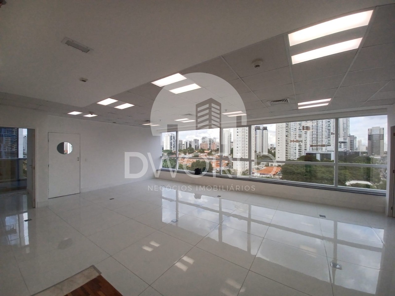 Conjunto Comercial-Sala para alugar, 202m² - Foto 1