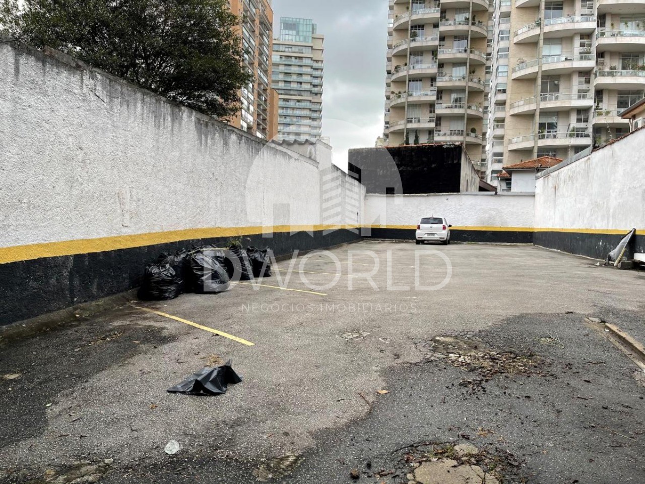 Loteamento e Condomínio para alugar, 300m² - Foto 1