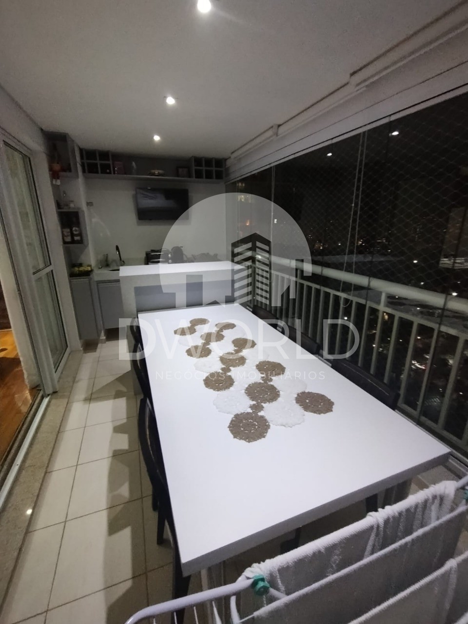 Apartamento à venda com 3 quartos, 107m² - Foto 2