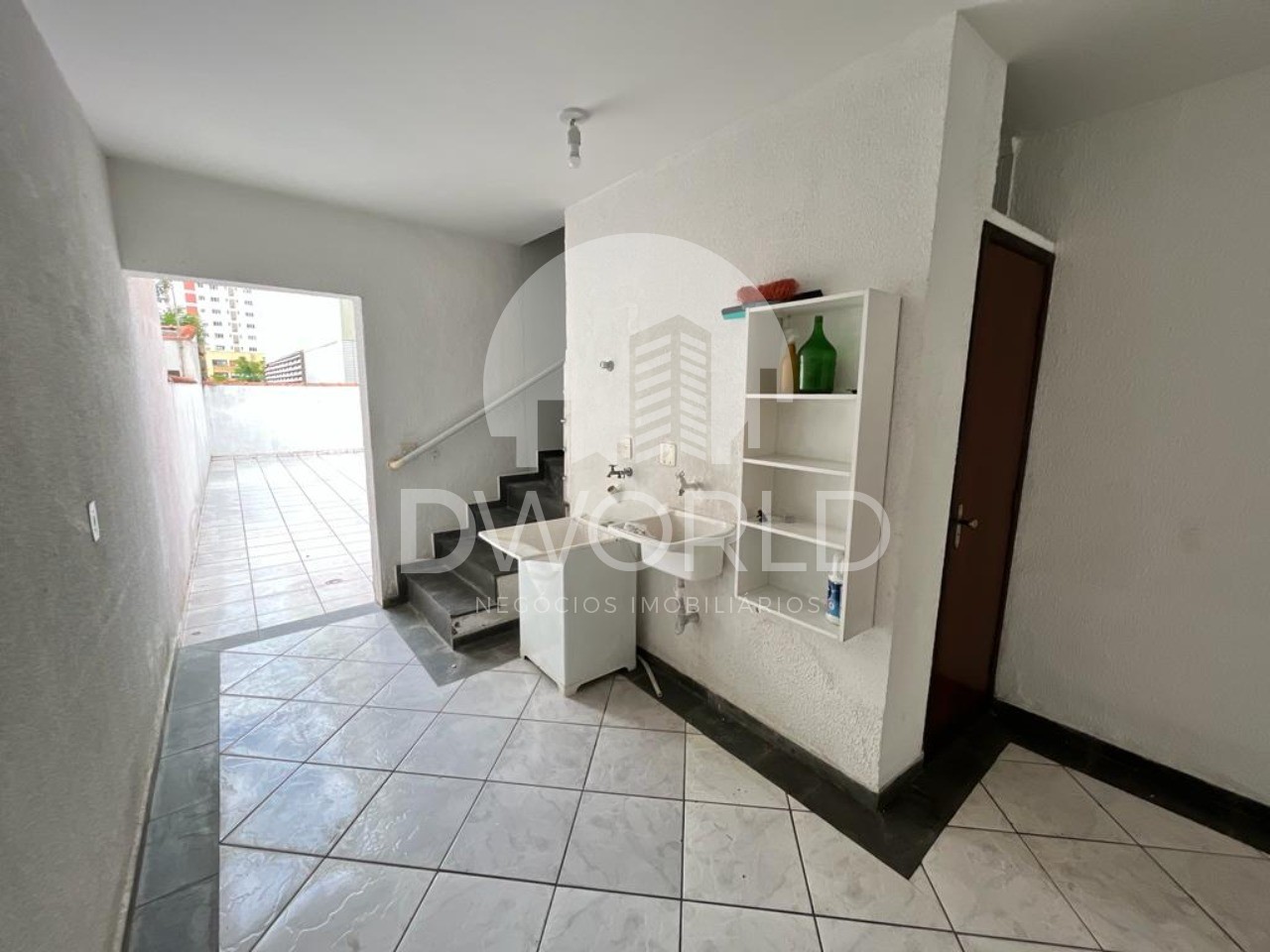 Sobrado à venda com 3 quartos, 247m² - Foto 1