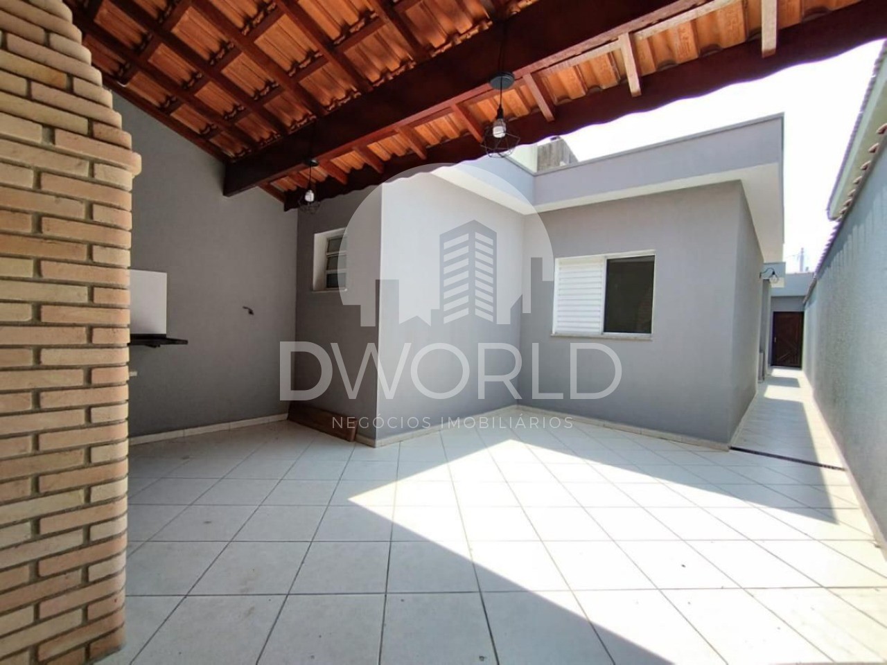 Casa à venda com 3 quartos, 112m² - Foto 1