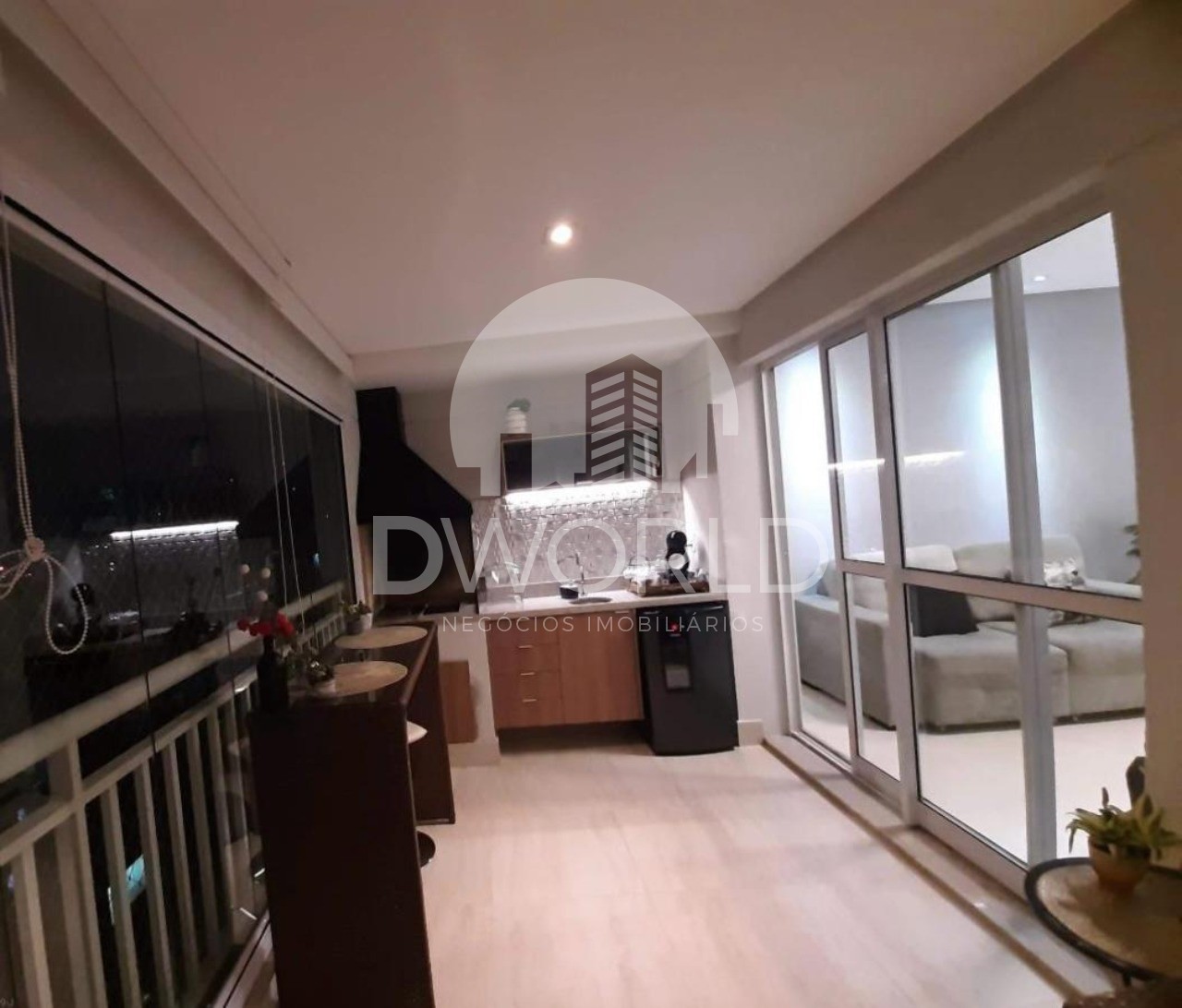 Apartamento à venda com 3 quartos, 94m² - Foto 2