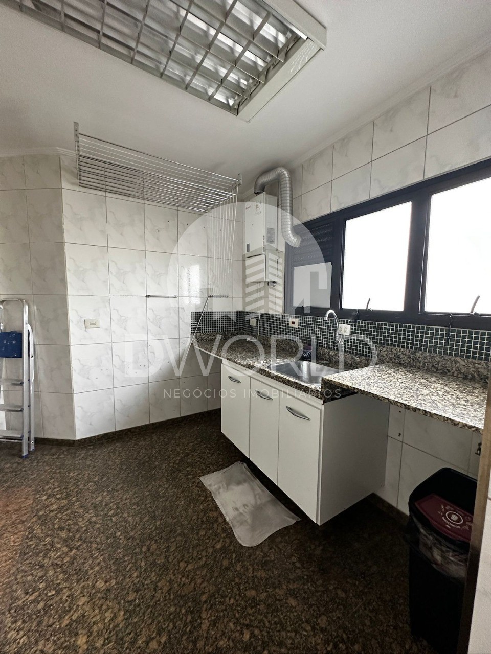 Apartamento à venda com 4 quartos, 188m² - Foto 3