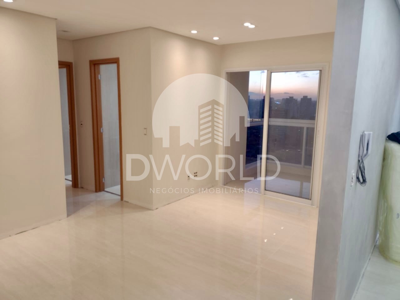 Apartamento à venda com 2 quartos, 64m² - Foto 1