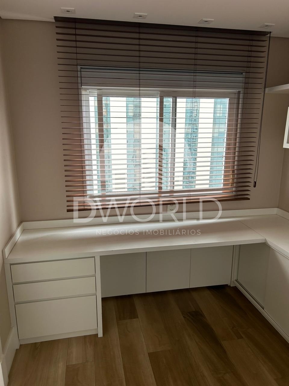 Apartamento à venda com 4 quartos, 237m² - Foto 17