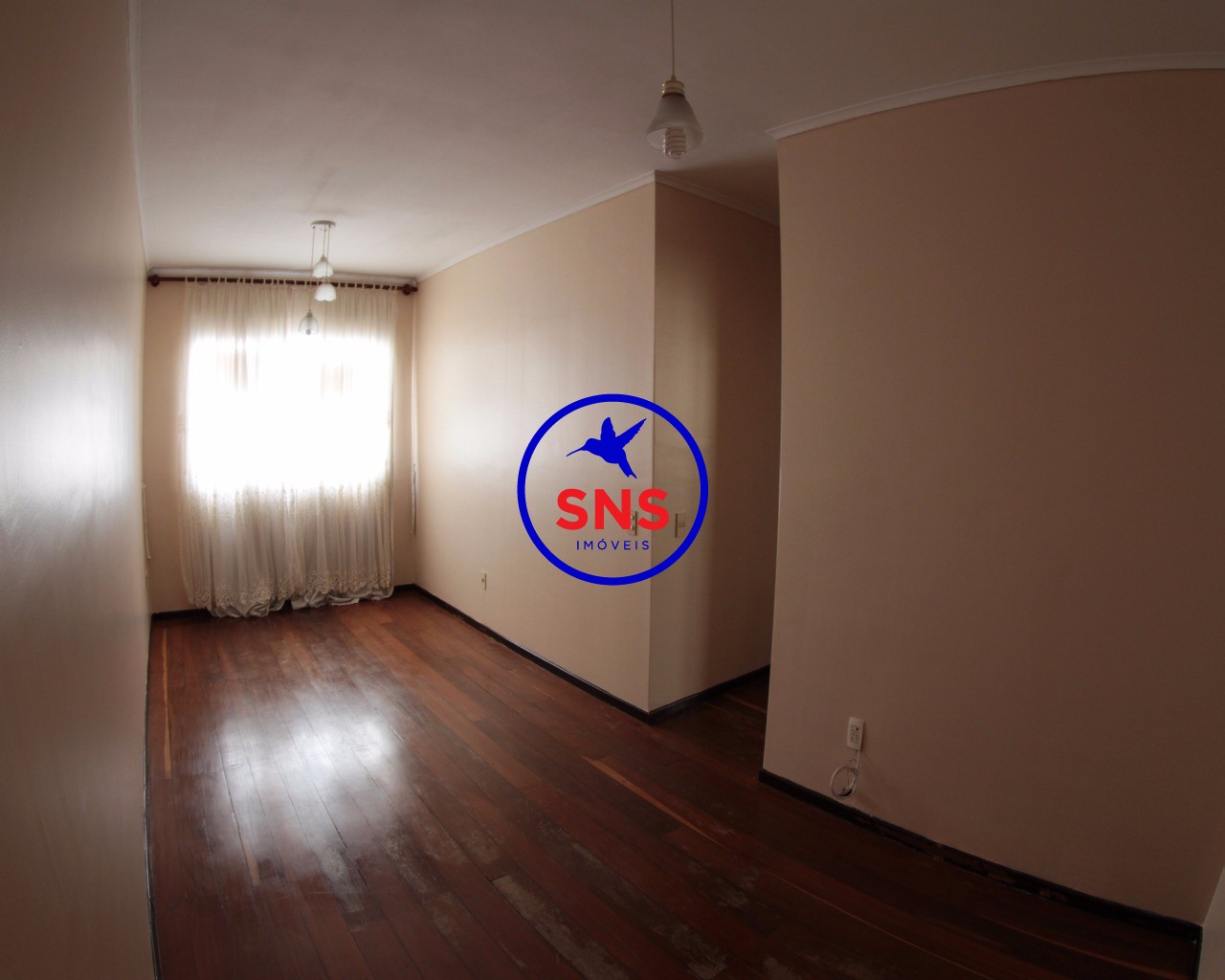 Apartamento à venda com 2 quartos, 75m² - Foto 1