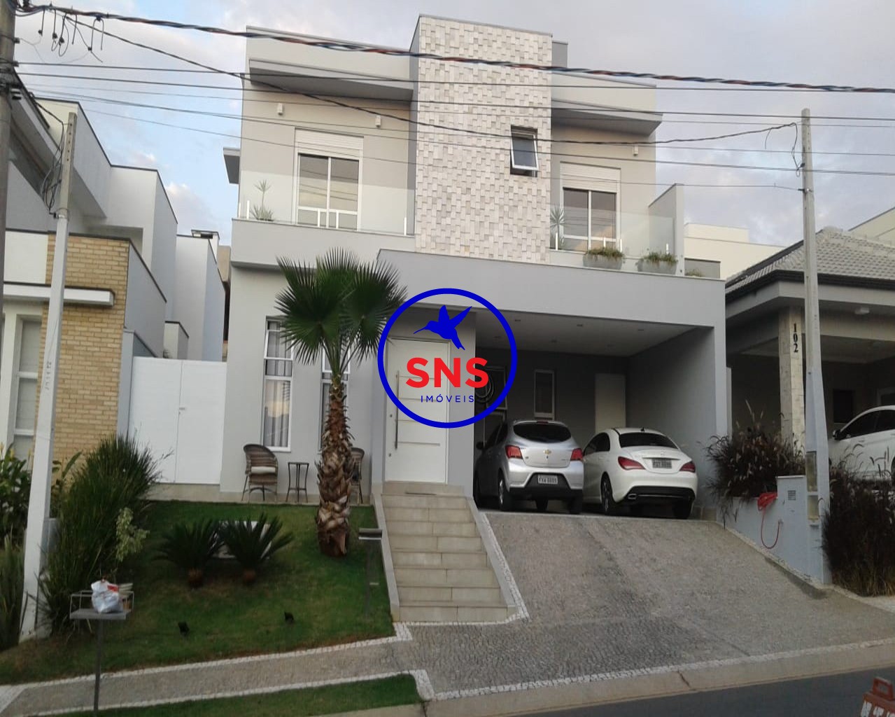 Casa de Condomínio à venda com 3 quartos, 235m² - Foto 1