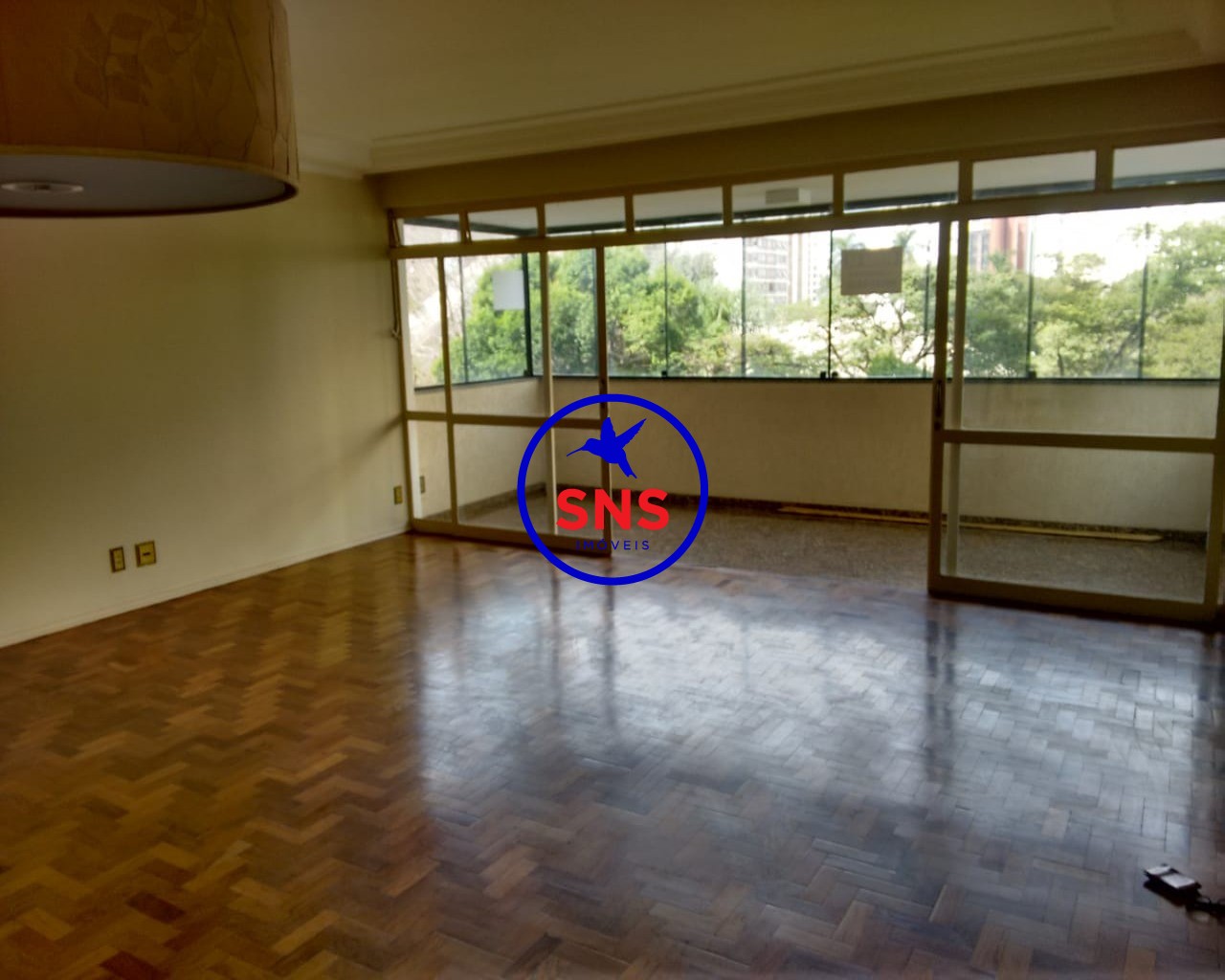 Apartamento à venda com 4 quartos, 190m² - Foto 1