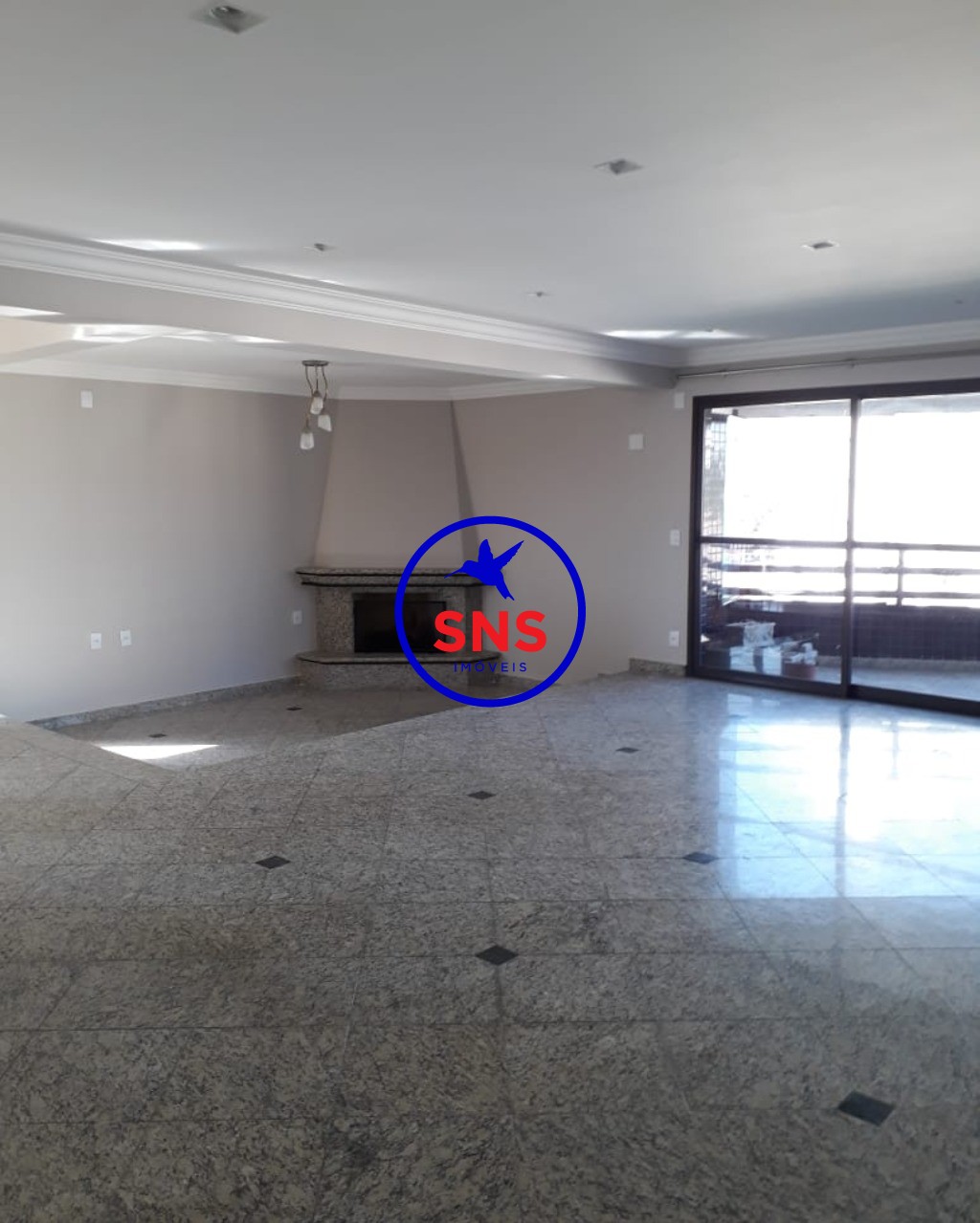 Apartamento à venda com 4 quartos, 220m² - Foto 1