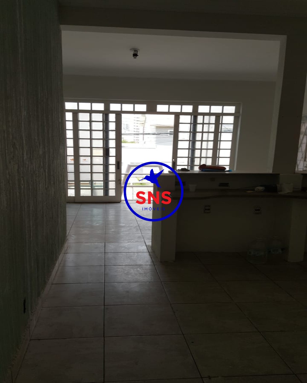 Casa à venda e aluguel com 2 quartos, 160m² - Foto 1