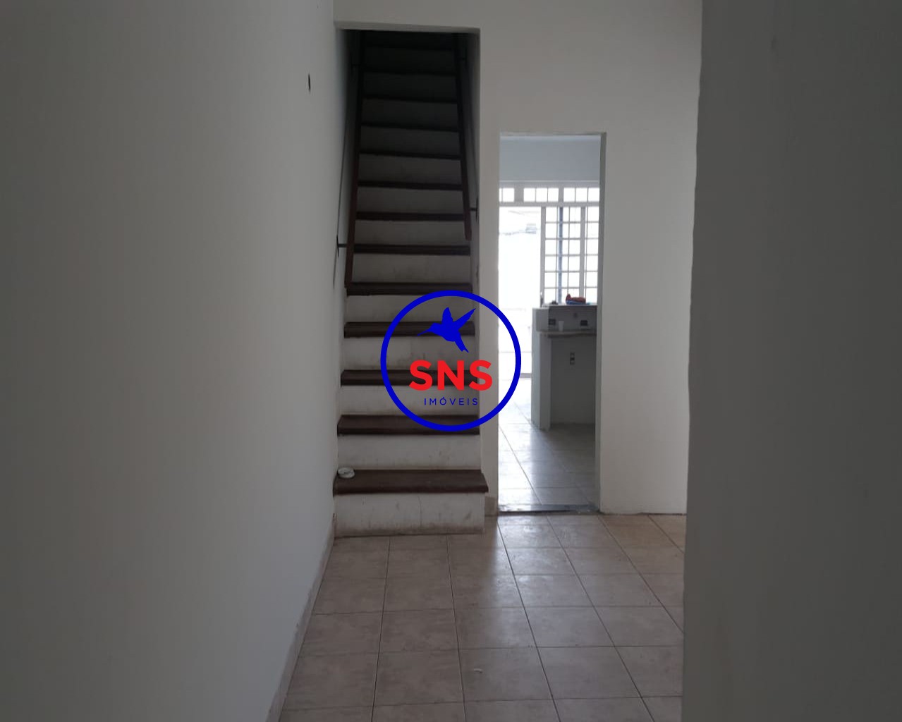 Casa à venda e aluguel com 2 quartos, 160m² - Foto 2