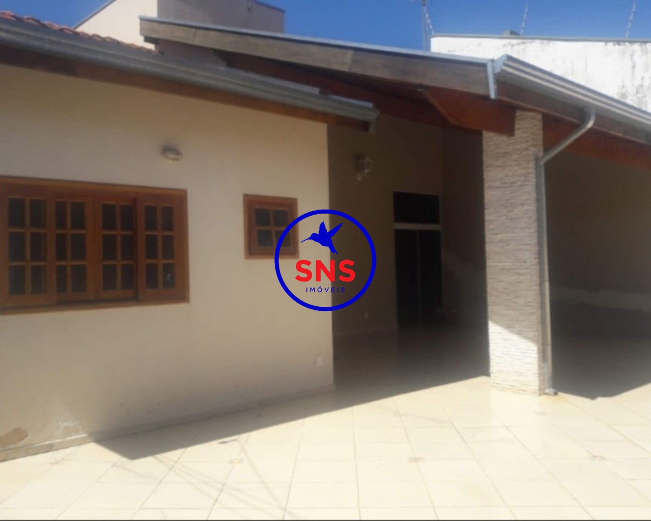 Casa à venda com 3 quartos, 300m² - Foto 1