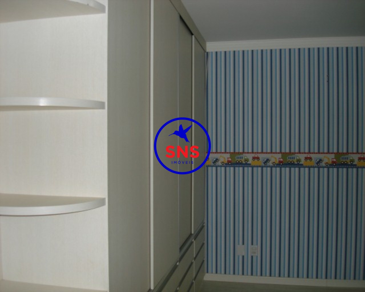 Apartamento à venda com 2 quartos, 70m² - Foto 2