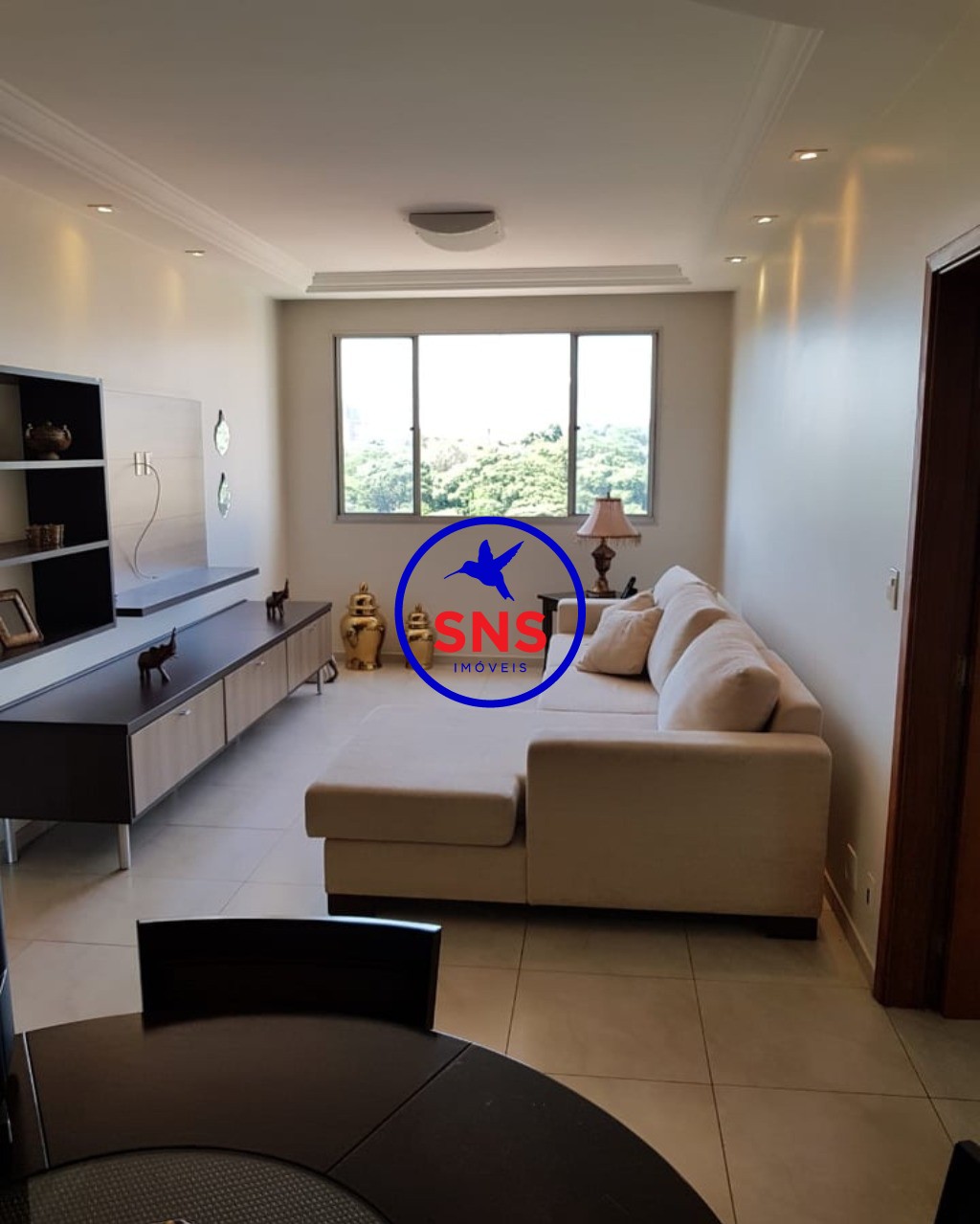 Apartamento à venda com 3 quartos, 96m² - Foto 1