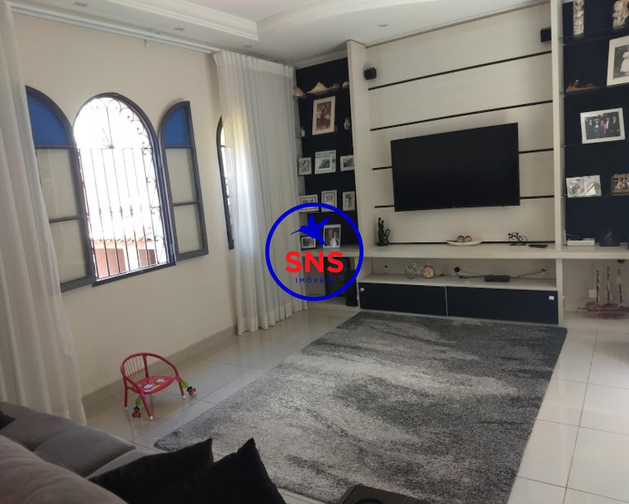 Casa à venda com 3 quartos, 225m² - Foto 5