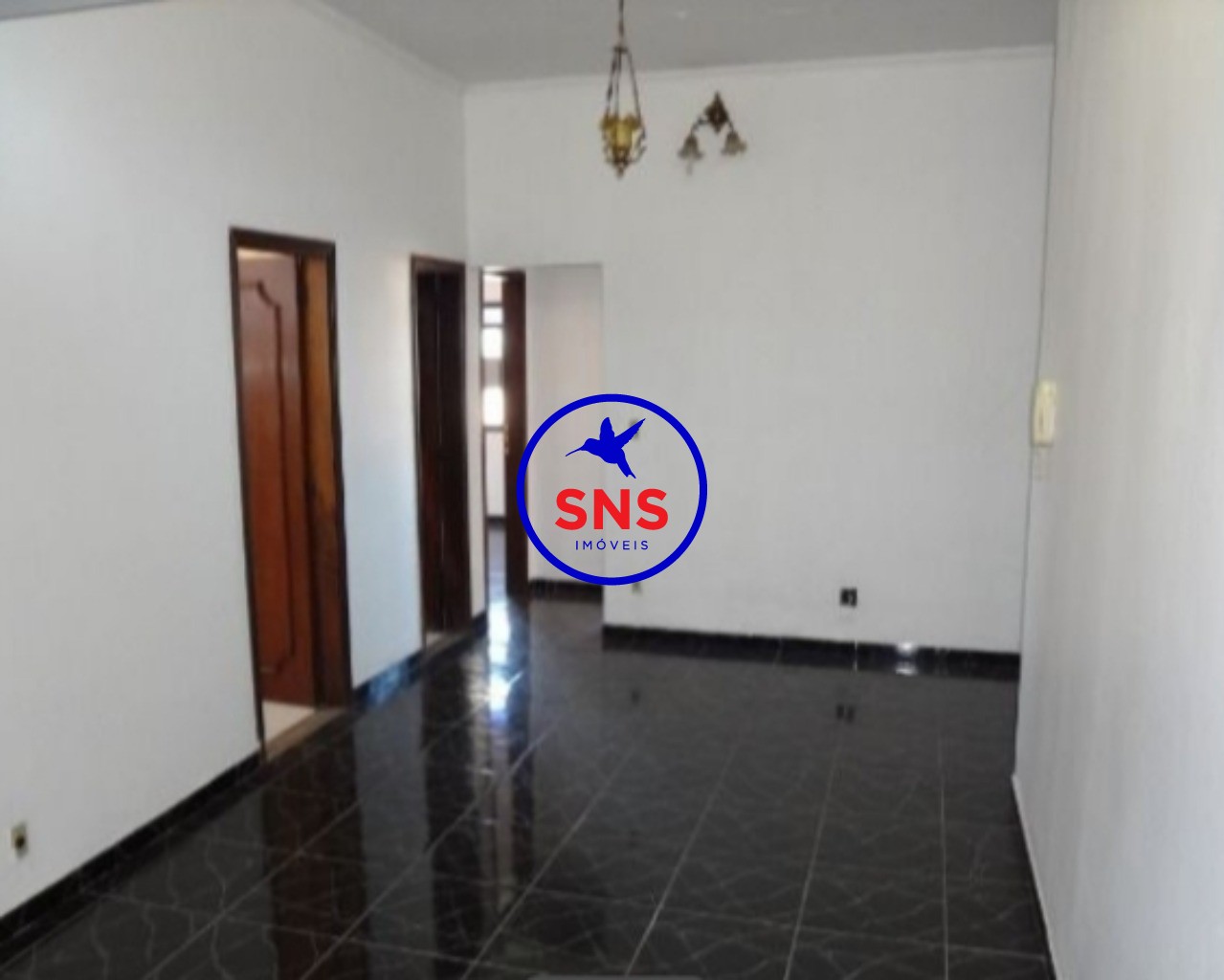 Casa à venda com 2 quartos, 90m² - Foto 1