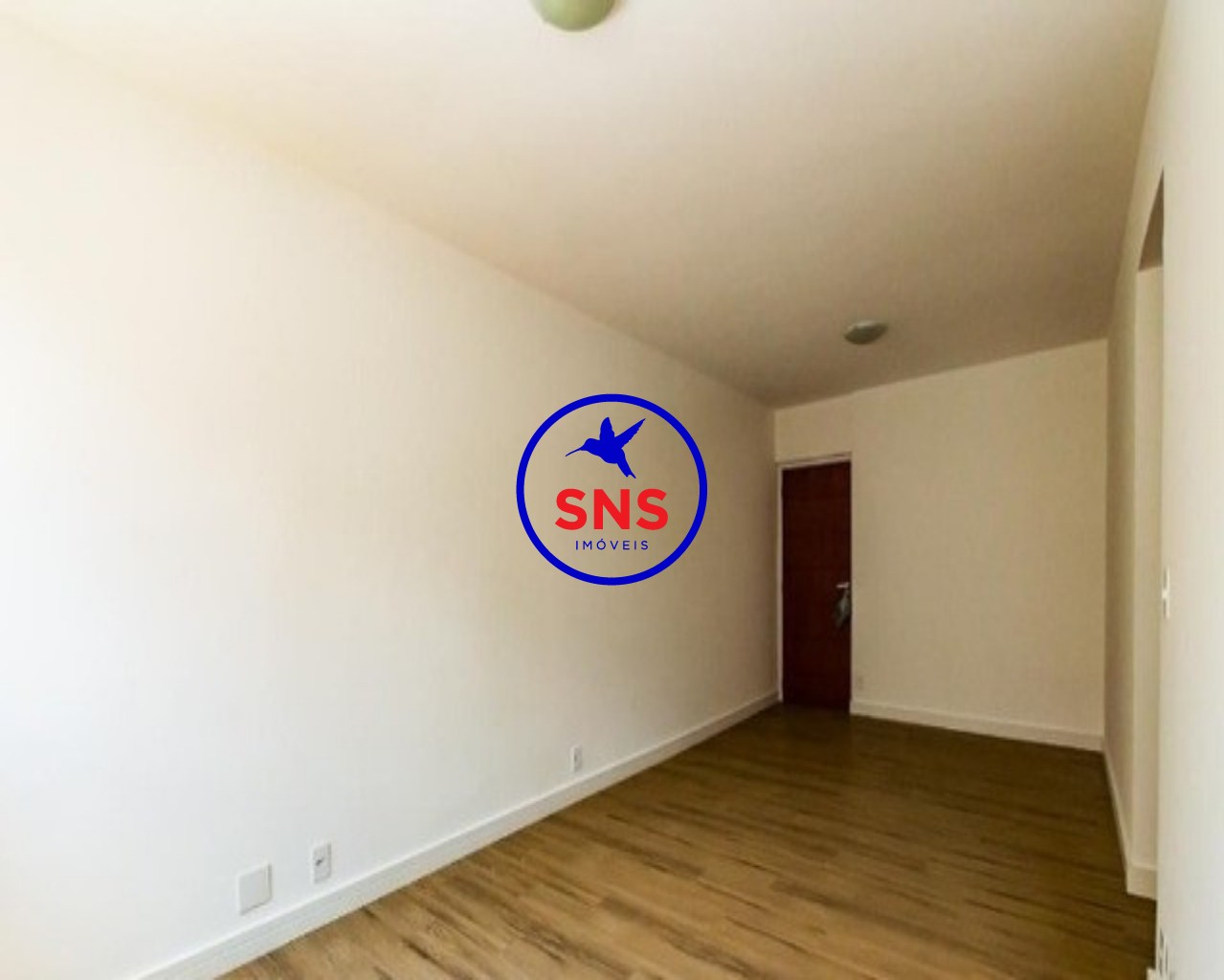 Apartamento à venda com 2 quartos, 70m² - Foto 2