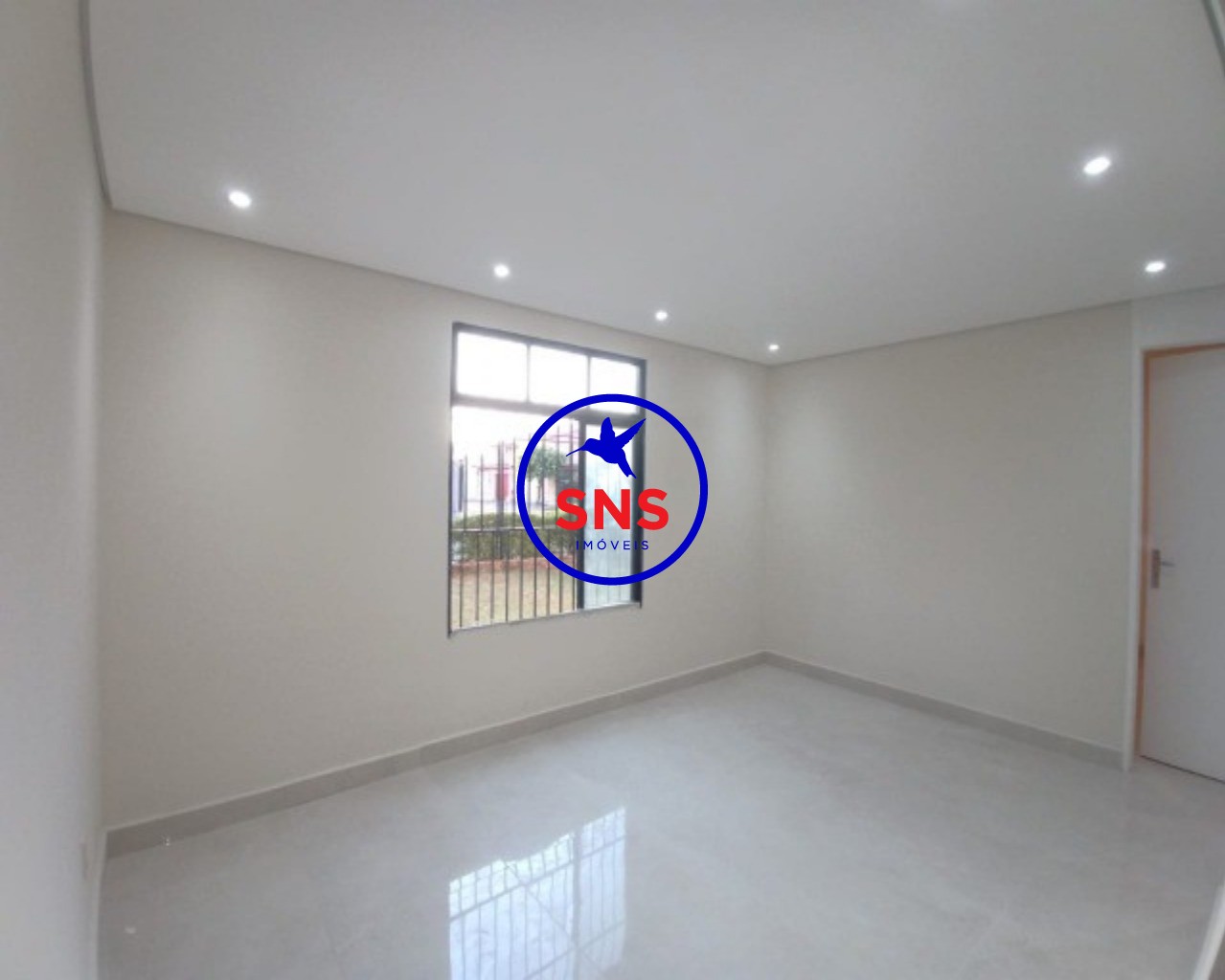 Apartamento à venda com 2 quartos, 42m² - Foto 2