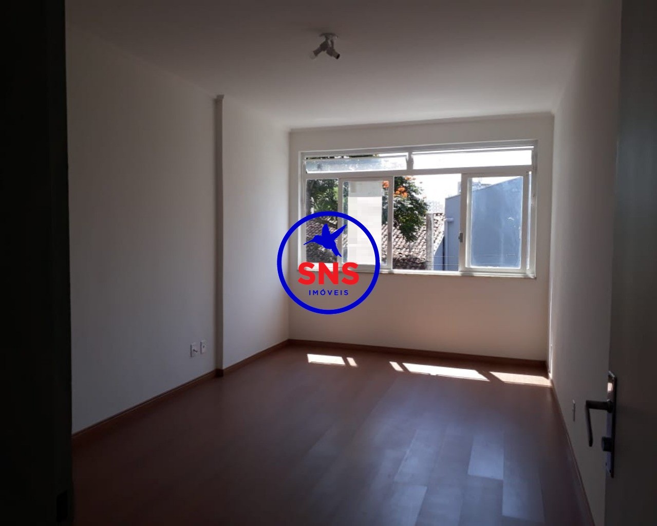 Apartamento à venda com 3 quartos, 100m² - Foto 1