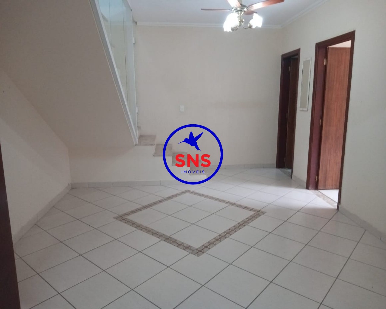 Casa à venda com 3 quartos, 180m² - Foto 1