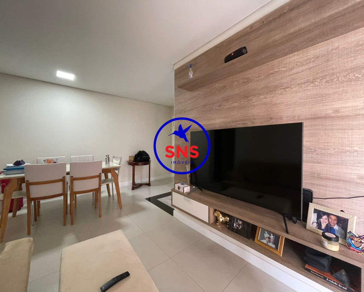 Apartamento à venda com 2 quartos, 65m² - Foto 2