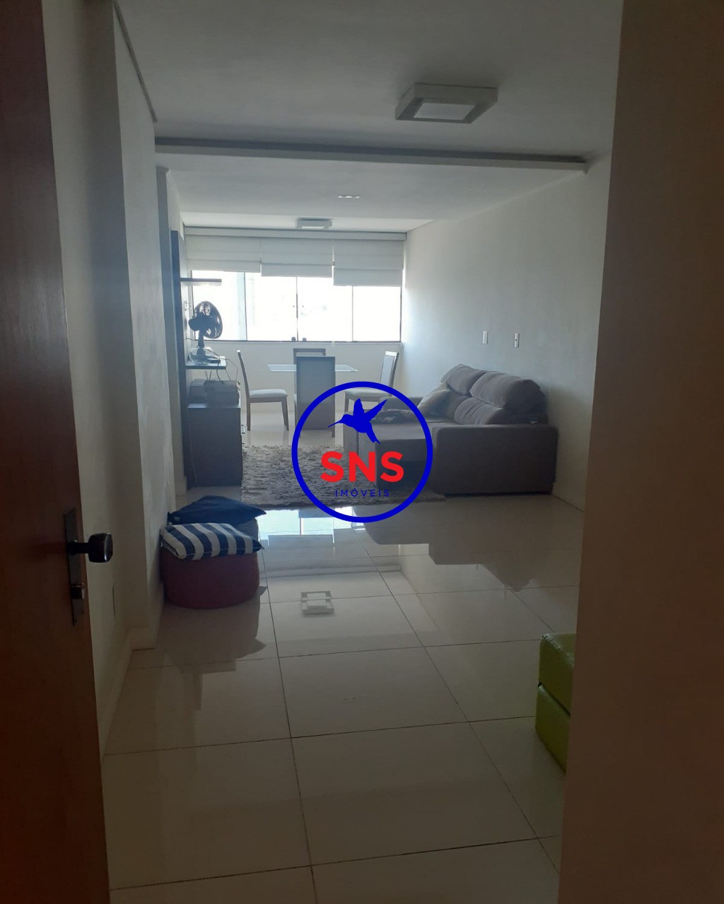 Apartamento à venda com 3 quartos, 107m² - Foto 2