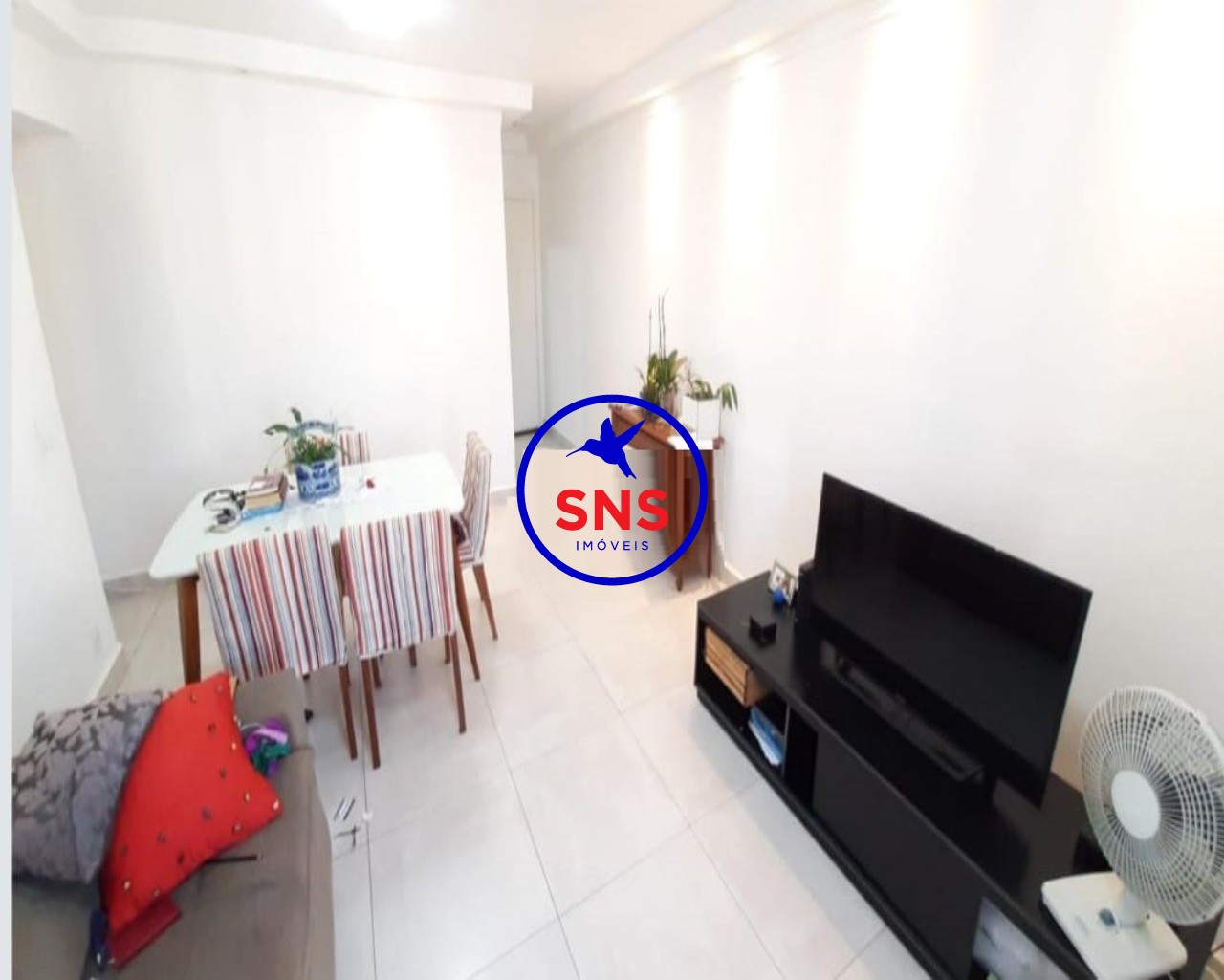 Apartamento à venda com 3 quartos, 94m² - Foto 2