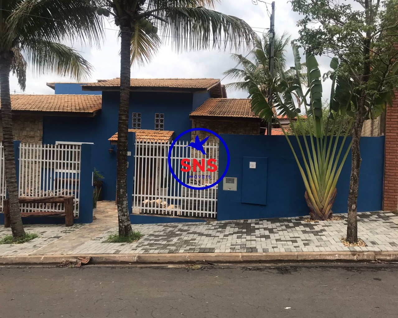 Casa de Condomínio à venda com 3 quartos, 250m² - Foto 3